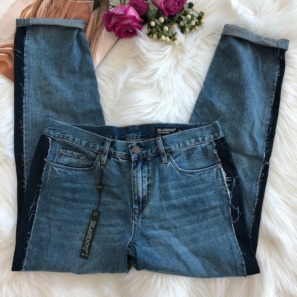 BLANKNYC Cropped Girlfriend Side-Pieced Jeans - Picture 3 of 8